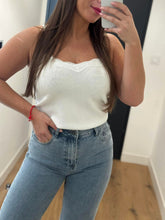 Charger l&#39;image dans la galerie, Top blanc avec dentelles
