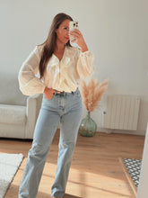 Charger l&#39;image dans la galerie, Blouse beige à volant
