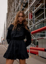 Charger l&#39;image dans la galerie, Robe noire broderie sur le devant
