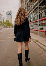 Charger l&#39;image dans la galerie, Robe noire broderie sur le devant
