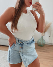 Charger l&#39;image dans la galerie, Jupe short en jean
