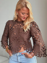 Charger l'image dans la galerie, Blouse brodée choco
