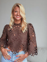 Charger l'image dans la galerie, Blouse brodée choco
